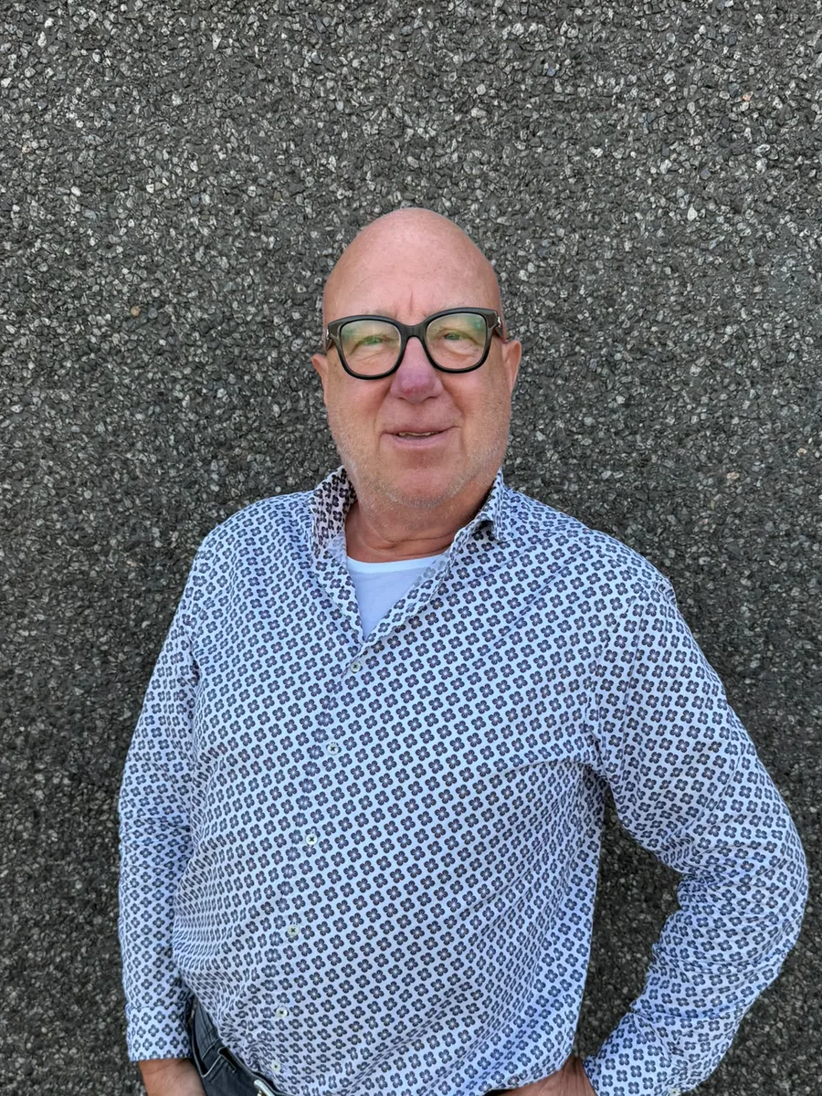 Michael Dhonau, Inhaber der Autolackiererei in Duisburg